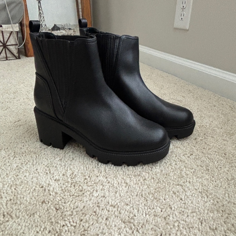 Dolce Vita Black Chelsea Boots